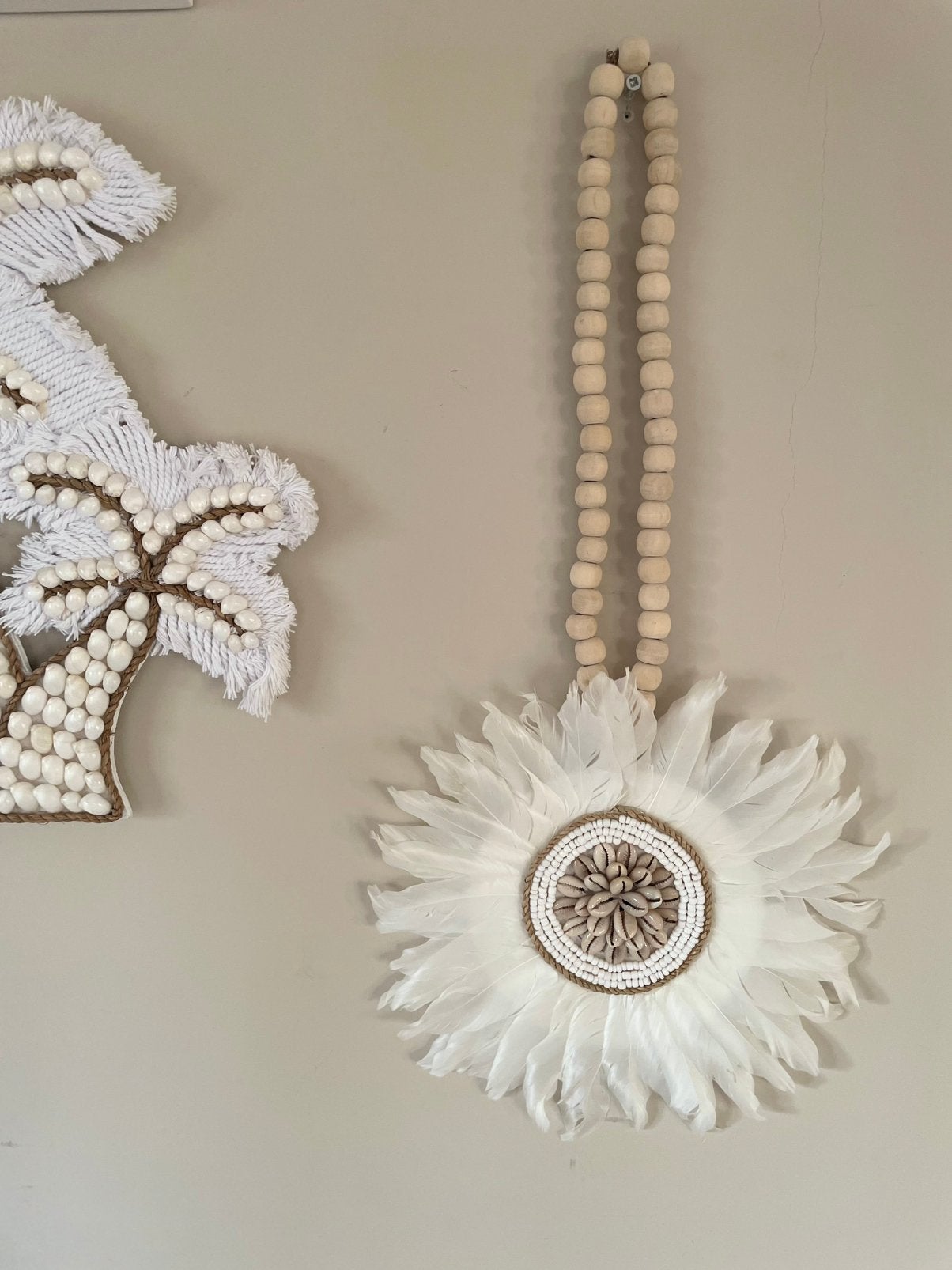 Nieuw Juju schelpen veren hanger, Huis en Inrichting, Ophalen of Verzenden, Nieuw