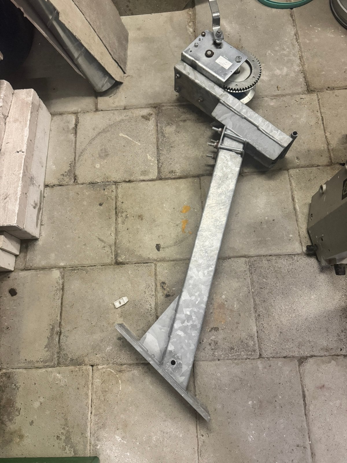 Liersteun met handlier, Ophalen, Zo goed als nieuw, Motorboot