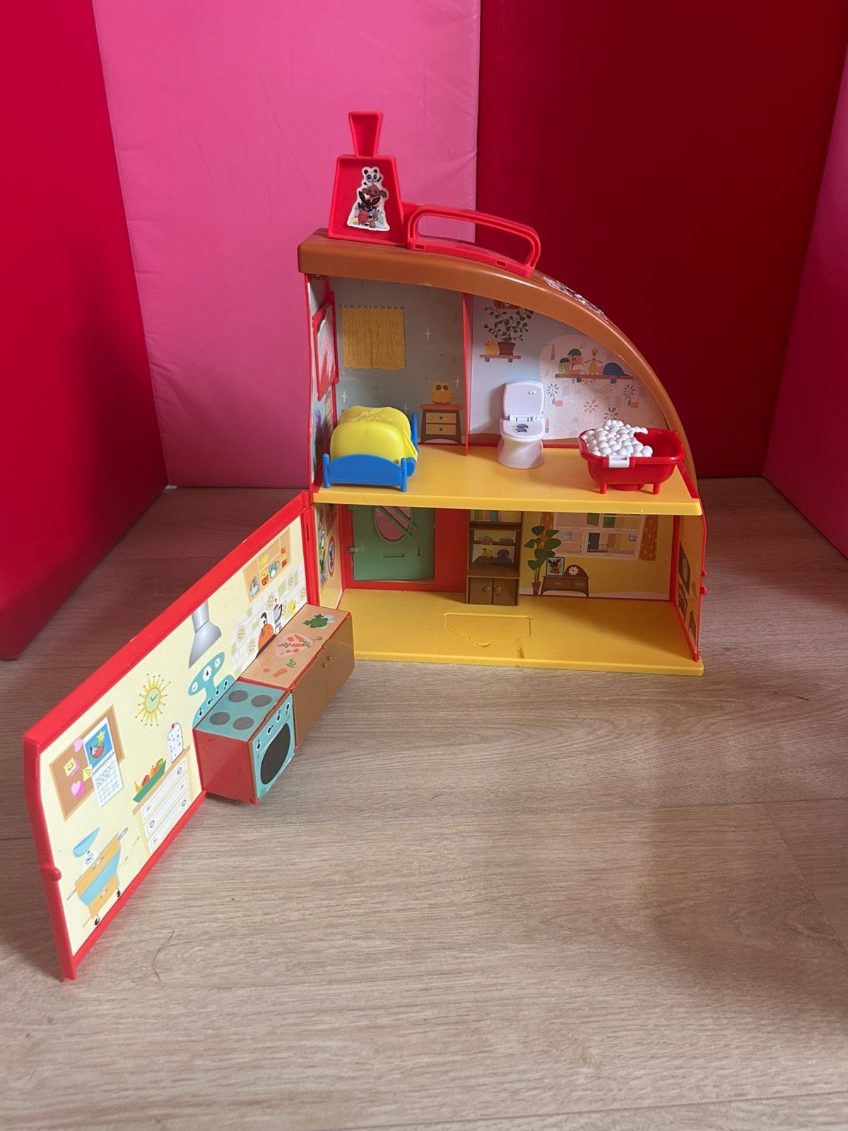 Bing huis speelgoed compleet, Kinderen en Baby's, Speelgoed | Poppenhuizen, Ophalen of Verzenden, Zo goed als nieuw, Poppenhuis