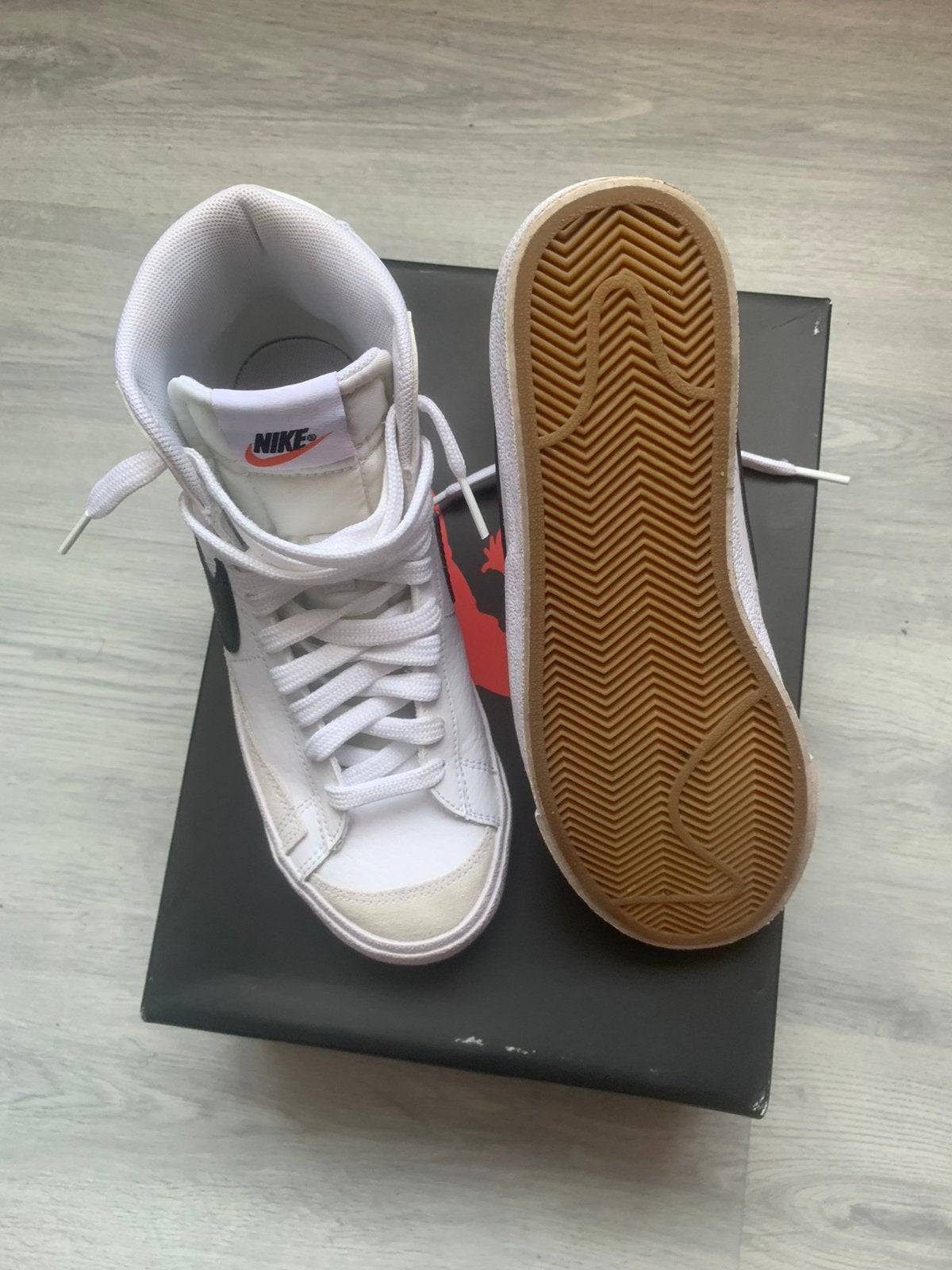Leuke Nike schoenen maat 37,5, Ophalen, Zo goed als nieuw, Sneakers of Gympen