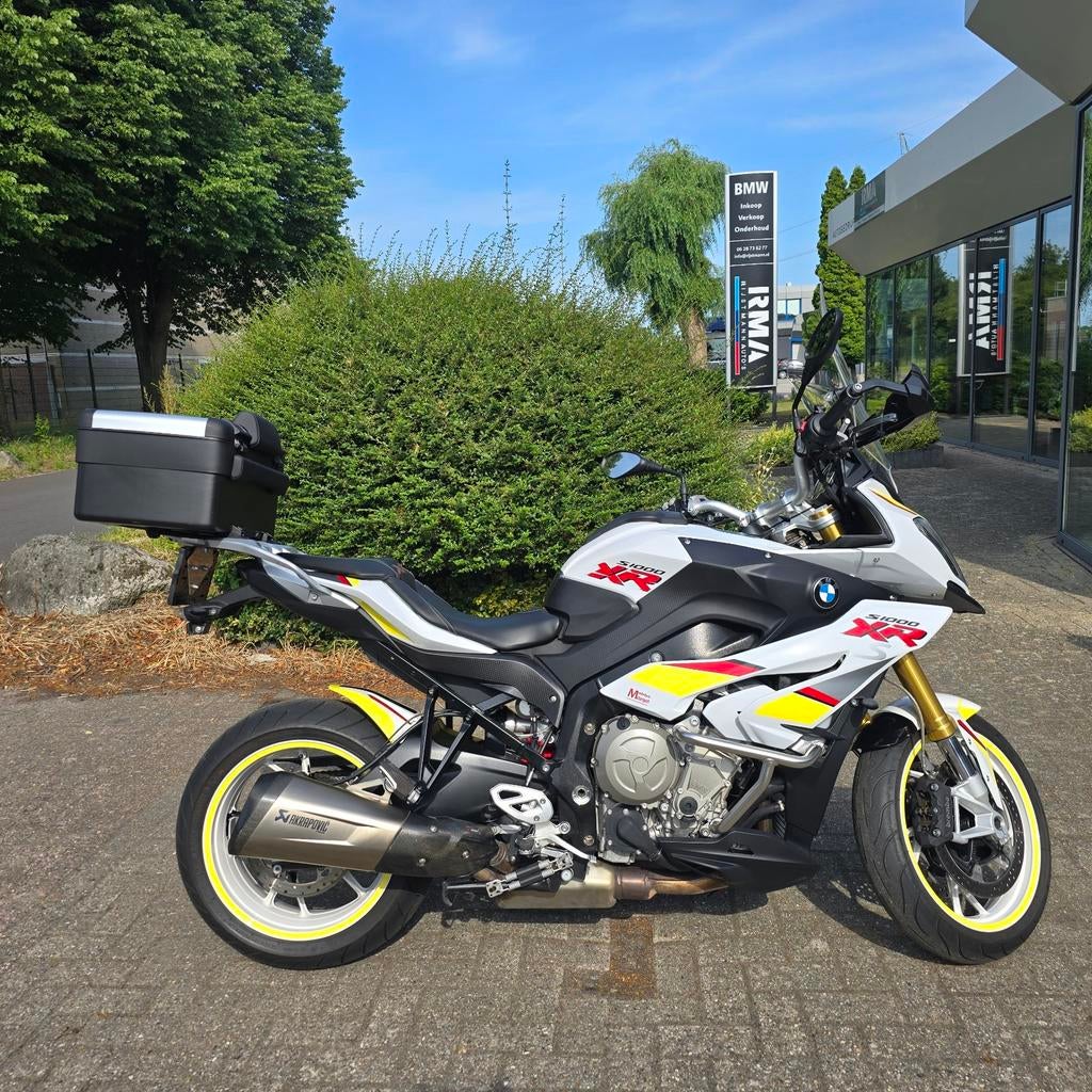 Lage KM-stand BMW s1000xr 2015 Akrapovic abs, München, Occasion, 4 cilinders, Motorrijbewijs A