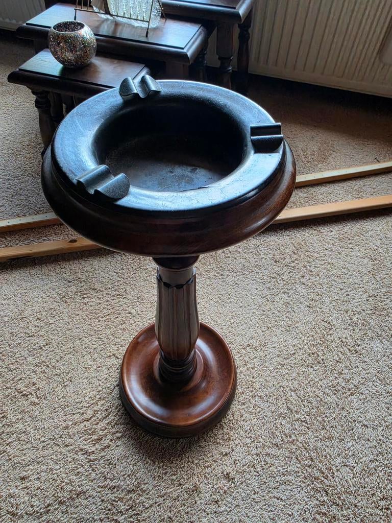 Vintage staande asbak van hout en metaal, Ophalen