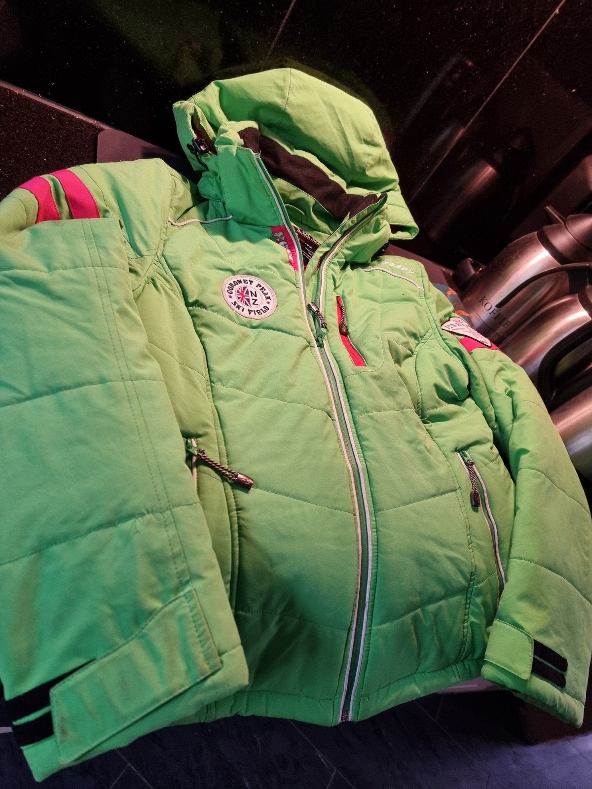 DAMES WINTER JACKS MT 38 M IN NIEUWSTAAT, Ophalen, Zo goed als nieuw, Maat 38/40 (M)