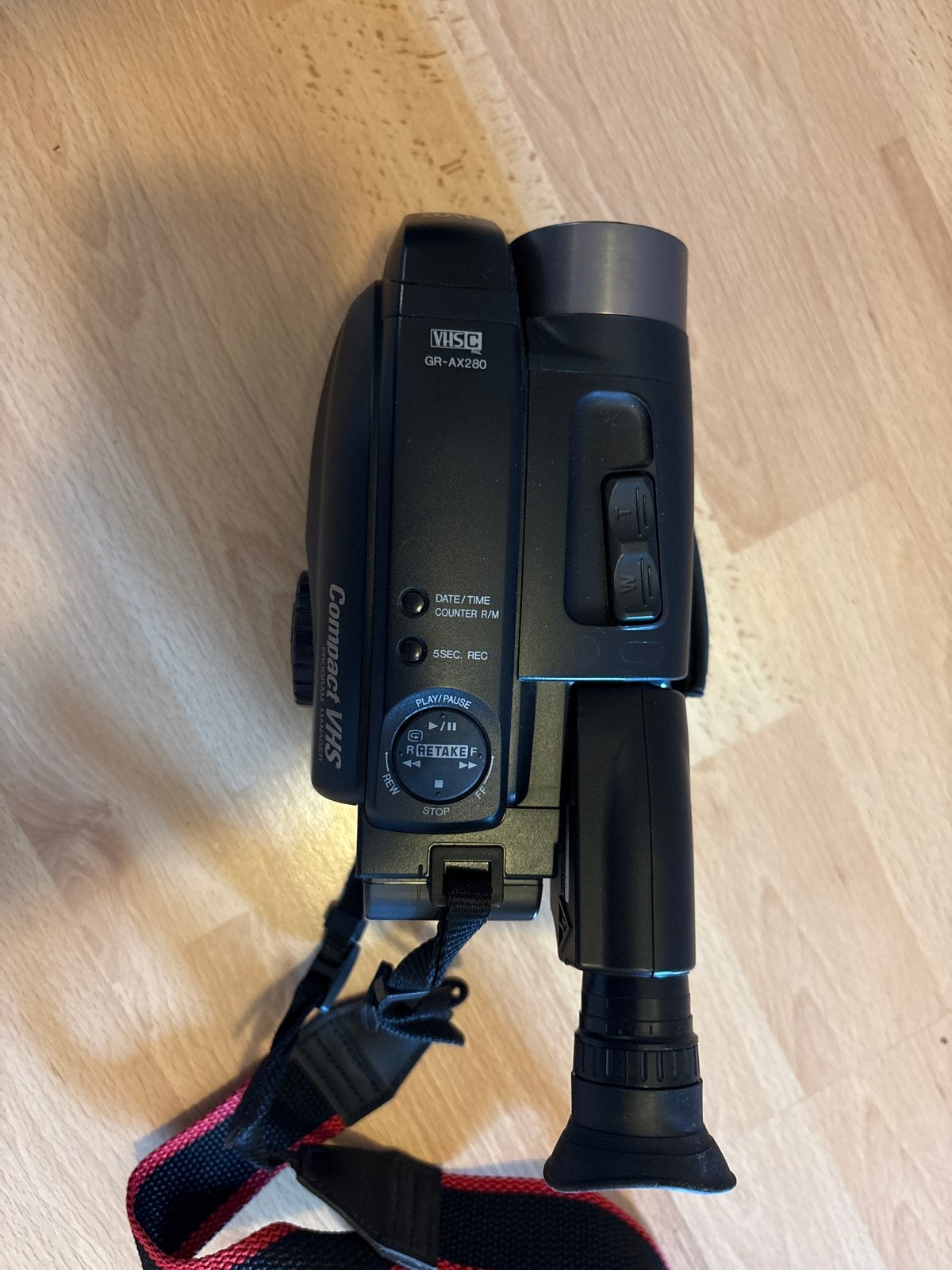 JVC GR-AX280 Compact VHS Camcorder met Tas en Accessoires, Audio, Tv en Foto, Videocamera's Analoog, Camera, VHS-C of SVHS-C, Ophalen