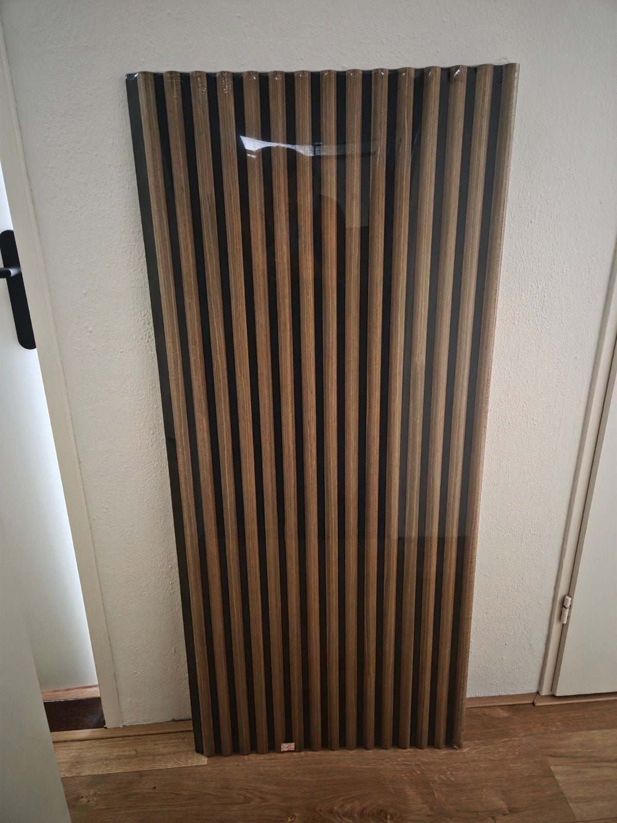 12x Akoestische wandpanelen walnoot - Nieuw in verpakking, Ophalen, Hout, Nieuw, Bruin