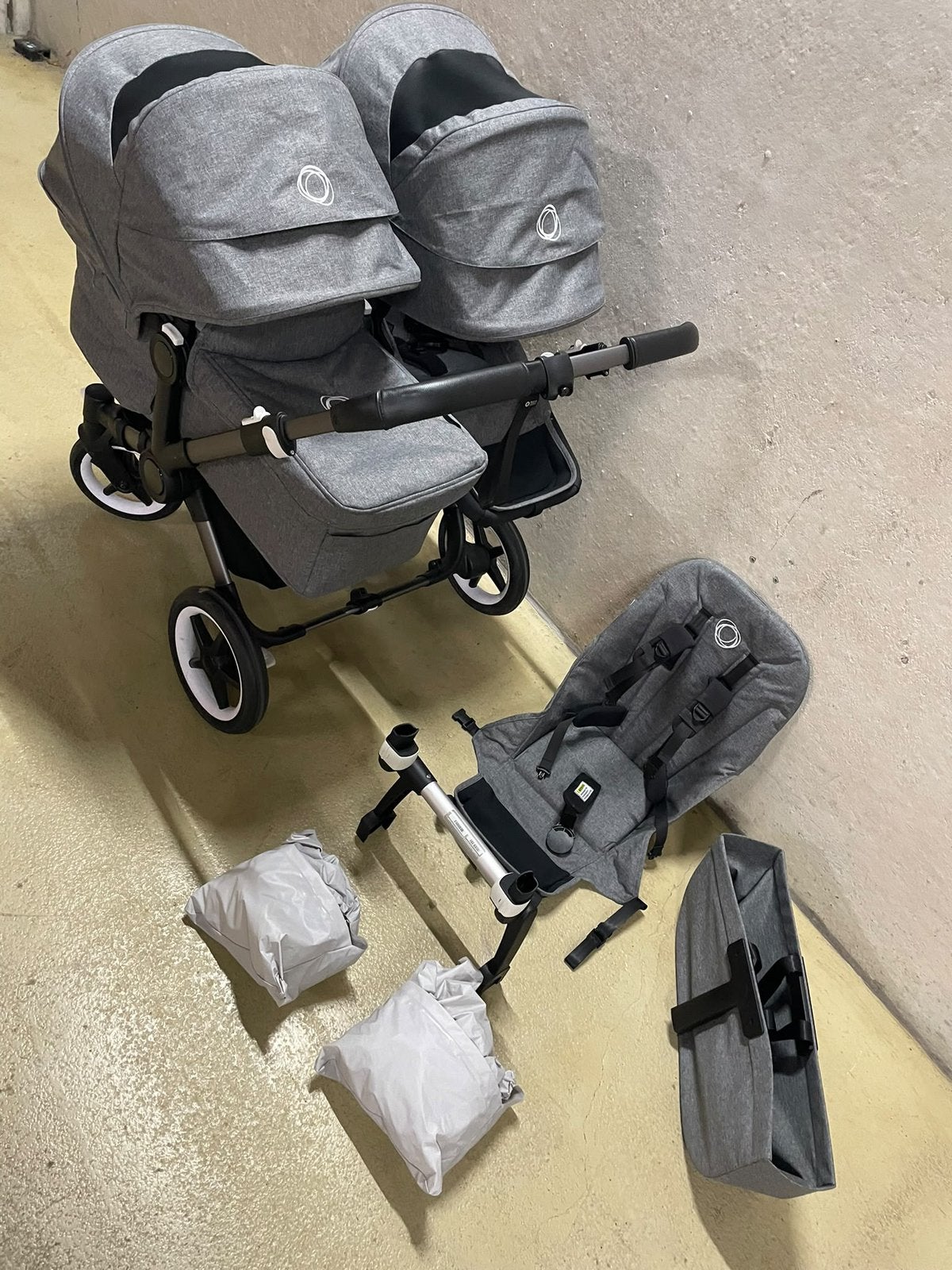 Bugaboo donkey 5 graphite grey, Support@bugaboo.com, Bugaboo, Ophalen of Verzenden, Zo goed als nieuw