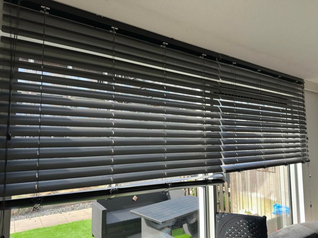 Luxaflex jalozie aluminium grijs 165cm breed 260cm hoog, Huis en Inrichting, Ophalen, 200 cm of meer, 150 tot 200 cm, Zo goed als nieuw