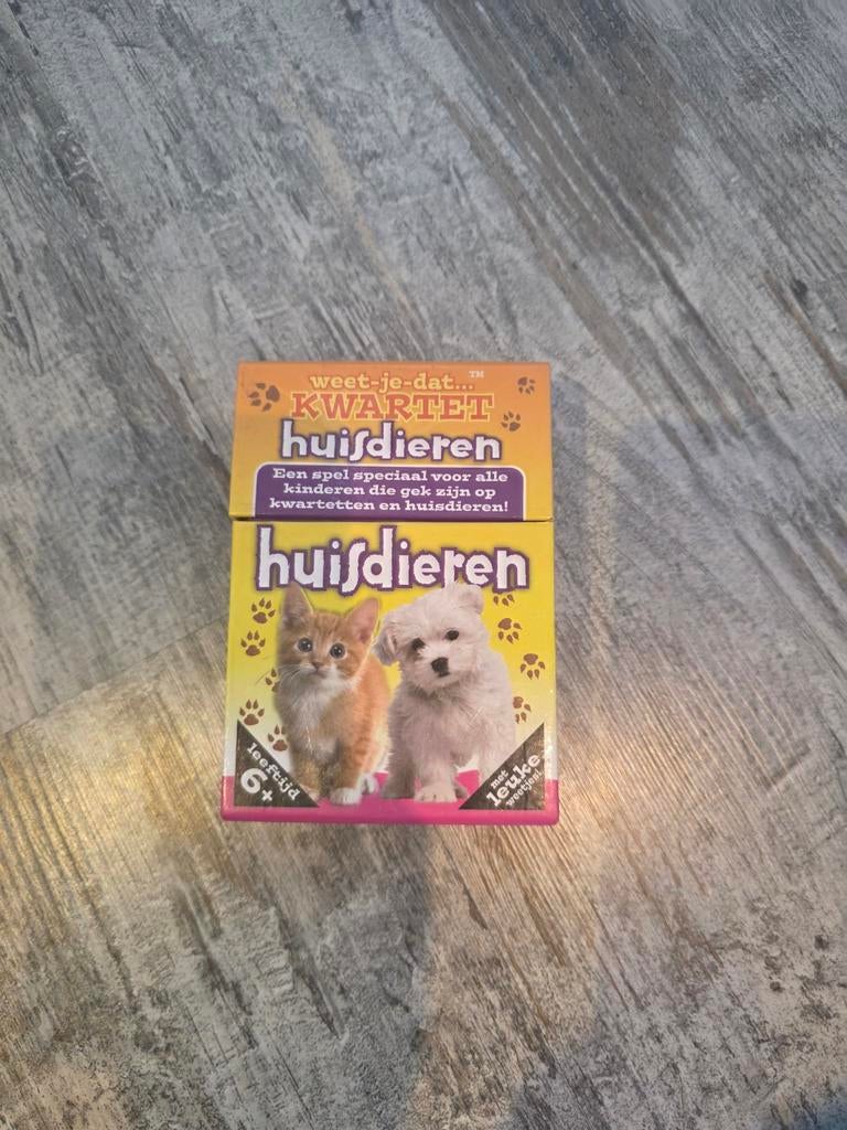 Kwartet Huisdieren - Leuk kaartspel voor kinderen, Vijf spelers of meer, Ophalen of Verzenden, Gebruikt, Weet-je-dat...