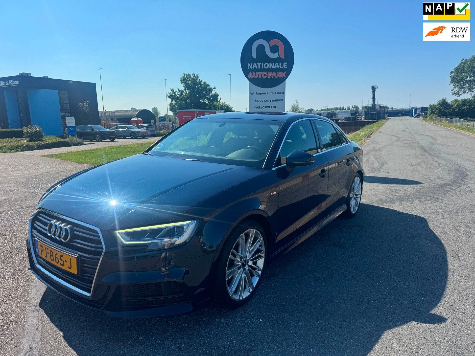 Audi A3 Limousine 2017 * 1.5 TFSI CoD Sport S Line Edition *, 150 pk, Blauw, Leder en Stof, Origineel Nederlands
