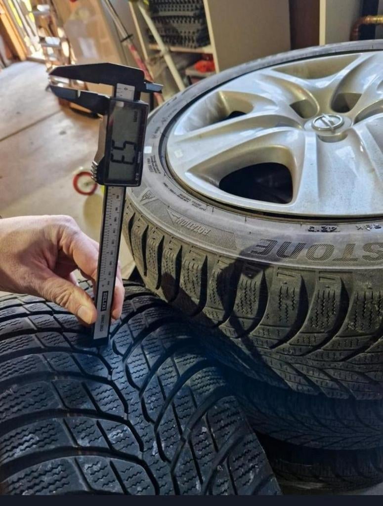 Opel Renault peugeot volvo winterbanden Bridgestone, Ophalen of Verzenden, Zo goed als nieuw