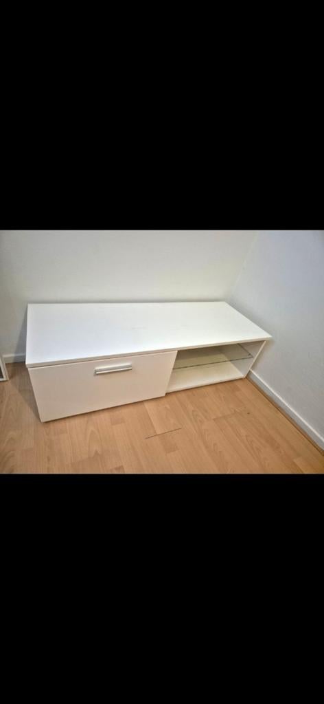 Gratis een leuk wit tv meubel, Ophalen, 25 tot 50 cm, Minder dan 100 cm
