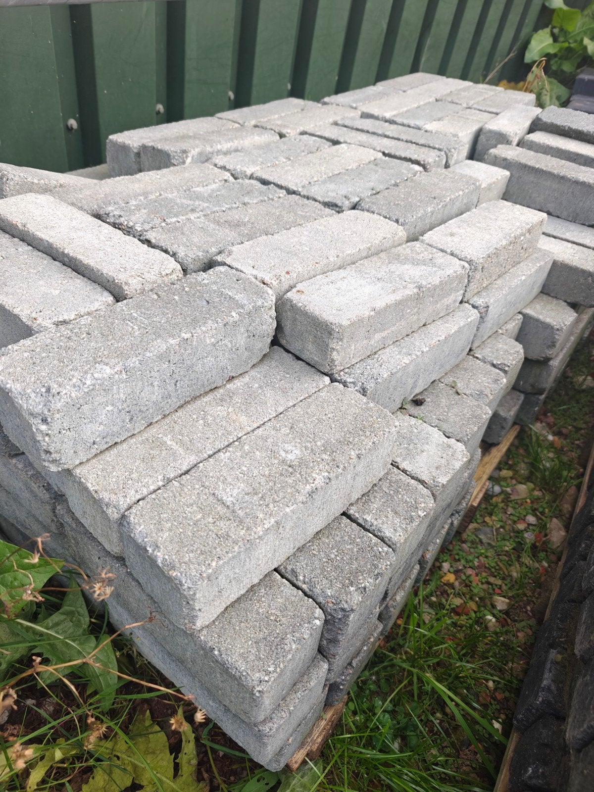 Restpartij  getrommelde waaltjes grijs, Ophalen, Nieuw, Beton, Klinkers