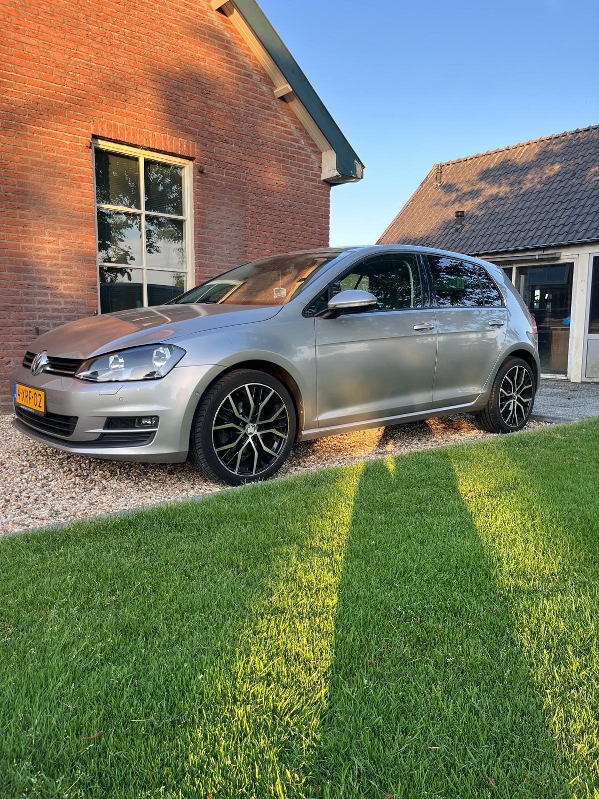 Volkswagen Golf 1.2 TSI 63KW 5D 2013 Grijs, Auto's, 4 cilinders, Bluetooth, 610 kg, 49 €/maand