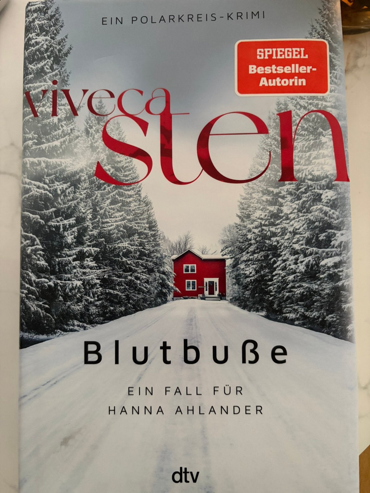Blutbube Viveca Sten, Boeken, Ophalen of Verzenden, Zo goed als nieuw