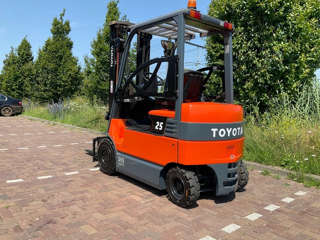 Toyota 7FBMF25 2500KG 5.50METER HEFTRUCK (bj 2009)