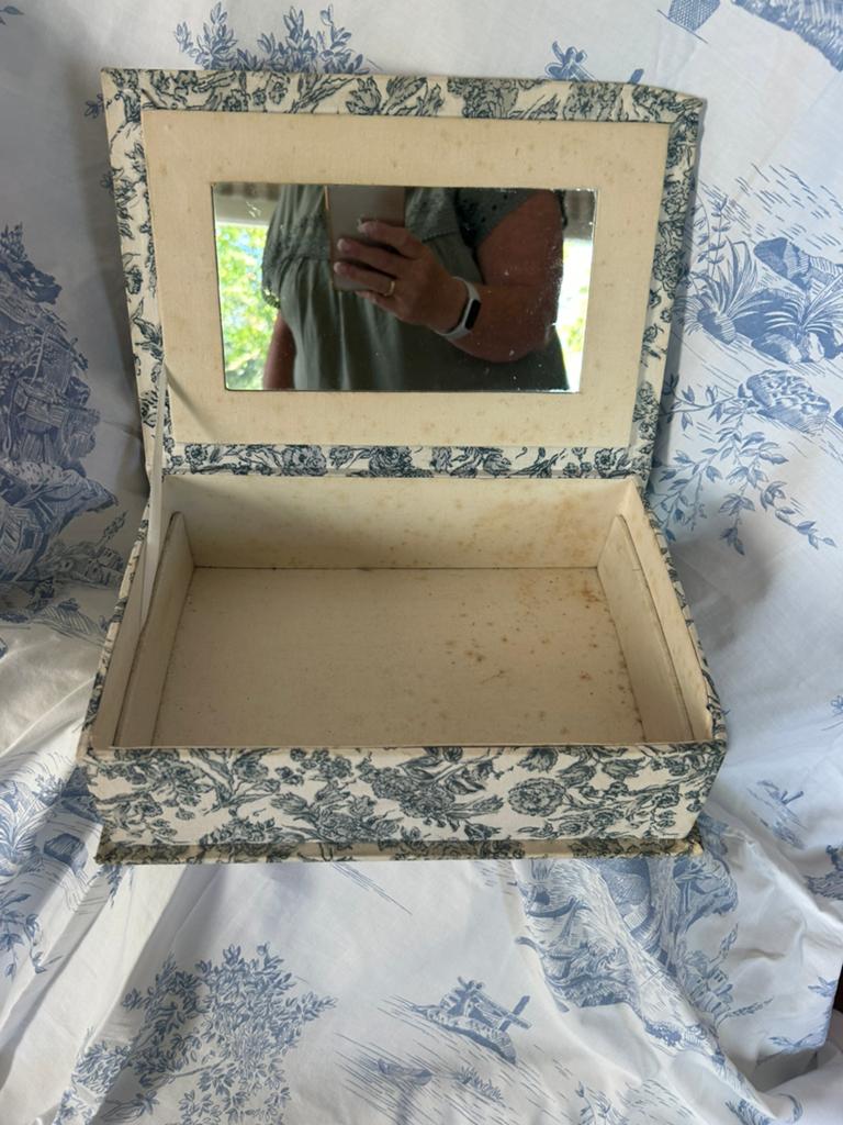 Toile de jouy antieke franse sieraden doos 32x21x9 cm blauw, Antiek en Kunst, Ophalen