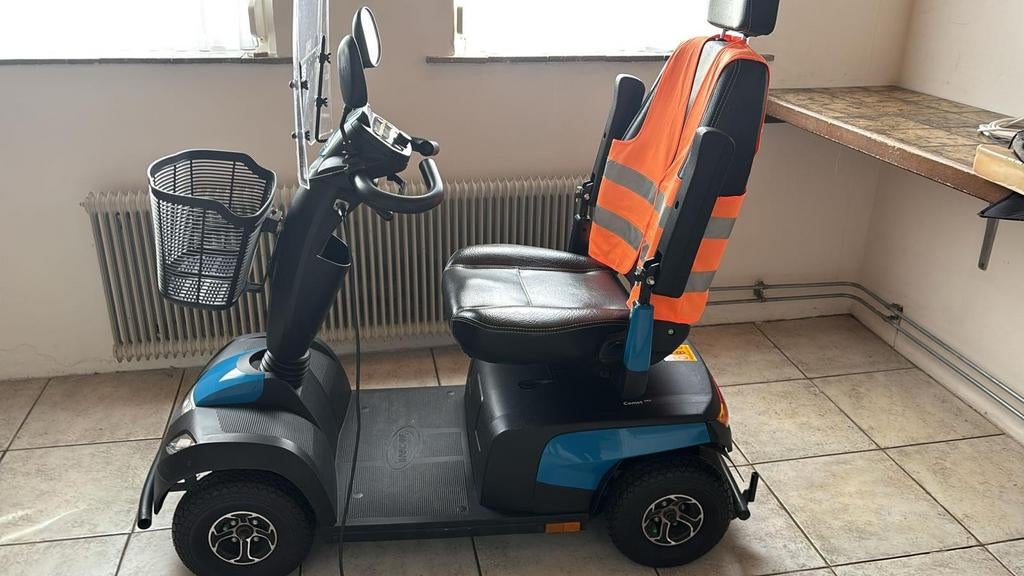 Scootmobiel Invacare Comet Pro 4-wieler uitstekende staat, Ophalen, Zo goed als nieuw, Invacare