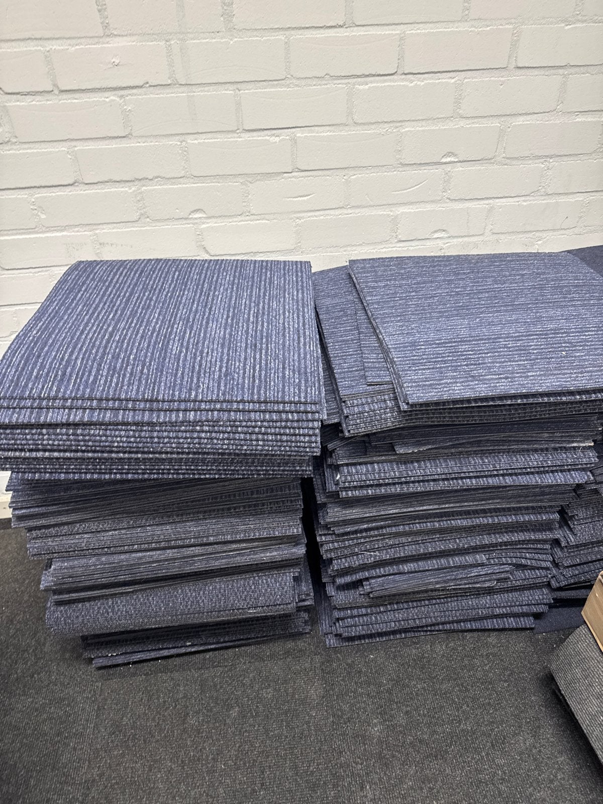 Desso Vloerbedekking Tegels - Blauw/Grijs, Huis en Inrichting, Stoffering | Vloerbedekking, Gebruikt, Blauw, Ophalen of Verzenden