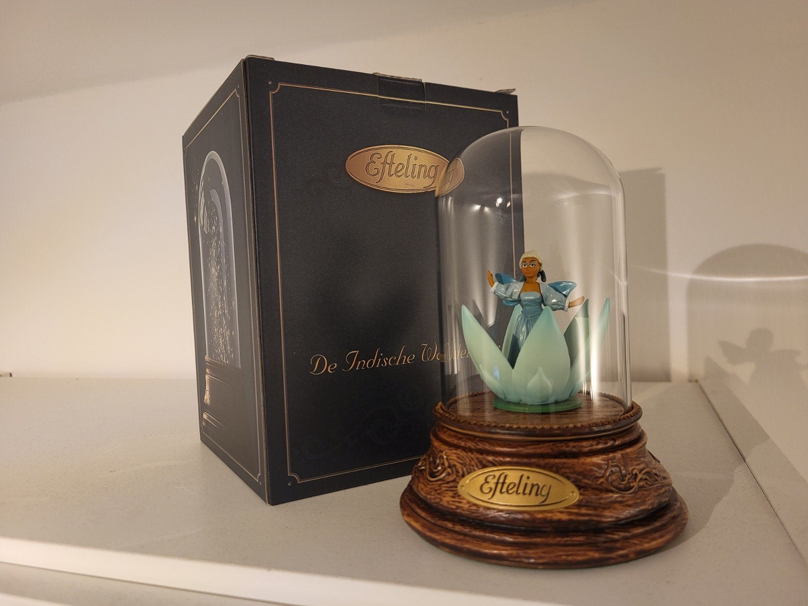 Efteling Premium souvenir 2026 Indische Waterlelies, Verzamelen, Efteling, Ophalen of Verzenden, Nieuw, Beeldje of Poppetje