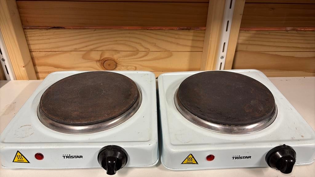 2 Tristar electrische kookplaat 1000w p/st, Ophalen, Gebruikt, 3 kookzones of minder, Vrijstaand