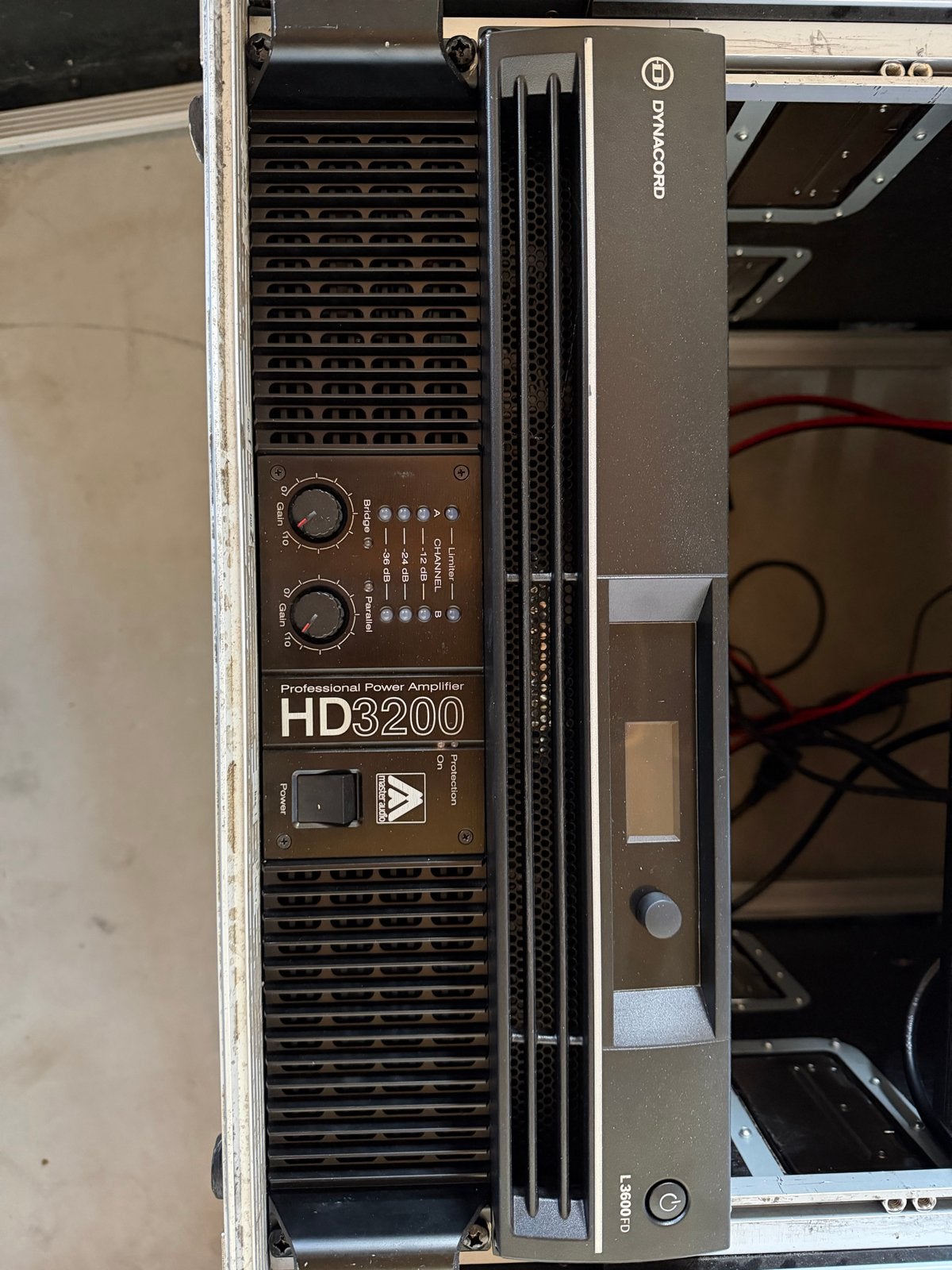 Dynacord L3600FD Professionele Eindversterker, Ophalen, Gebruikt, 1000 watt of meer, P.A.