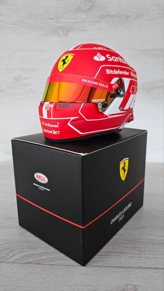 Charles Leclerc Scuderia Ferrari 2023 helm 1:2, Ophalen of Verzenden, Nieuw, Formule 1