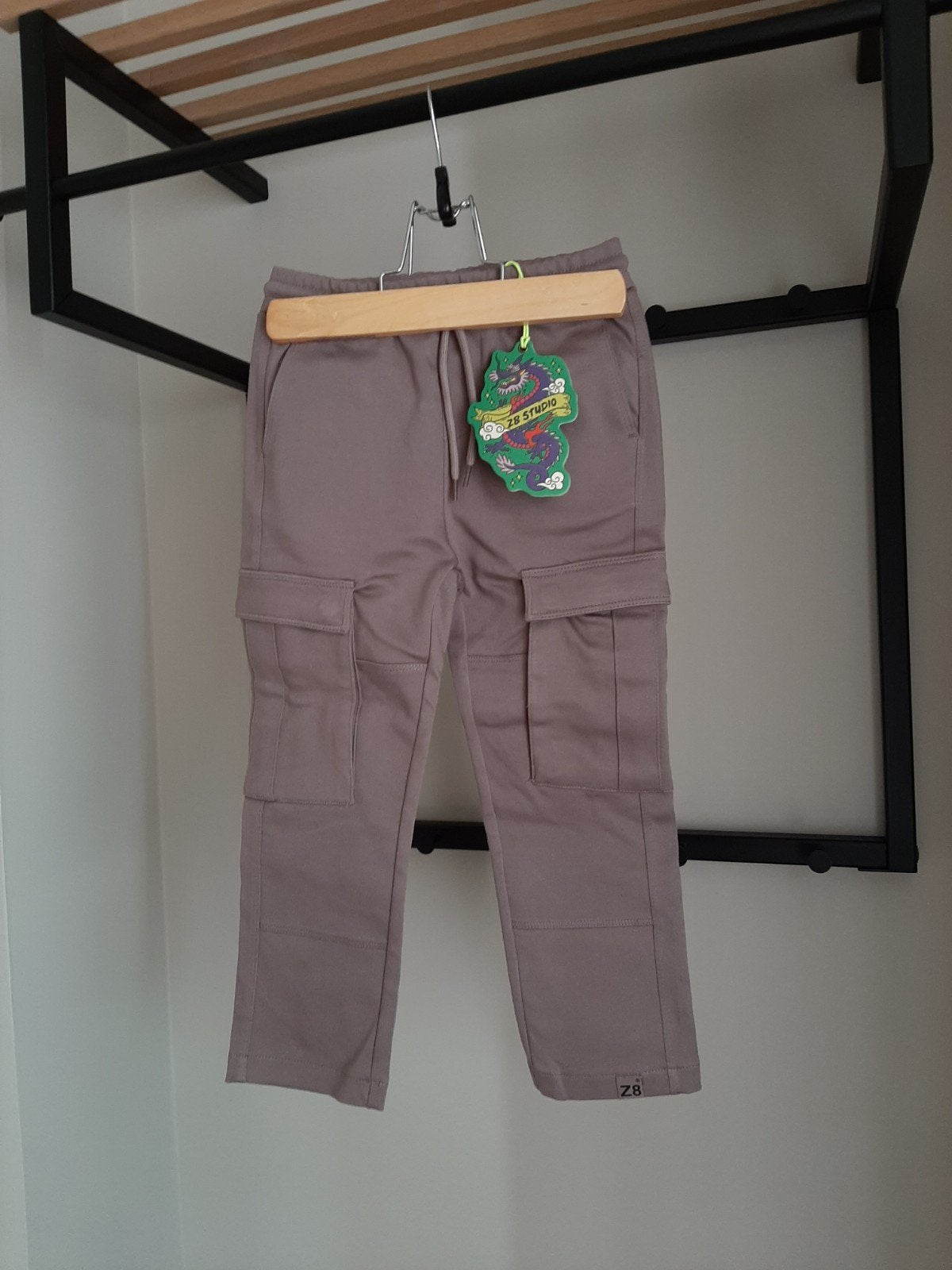 Z8 Kruz Twilight taupe pant broek maat 104 Nieuw!, Broek, Z8, Nieuw, Ophalen of Verzenden