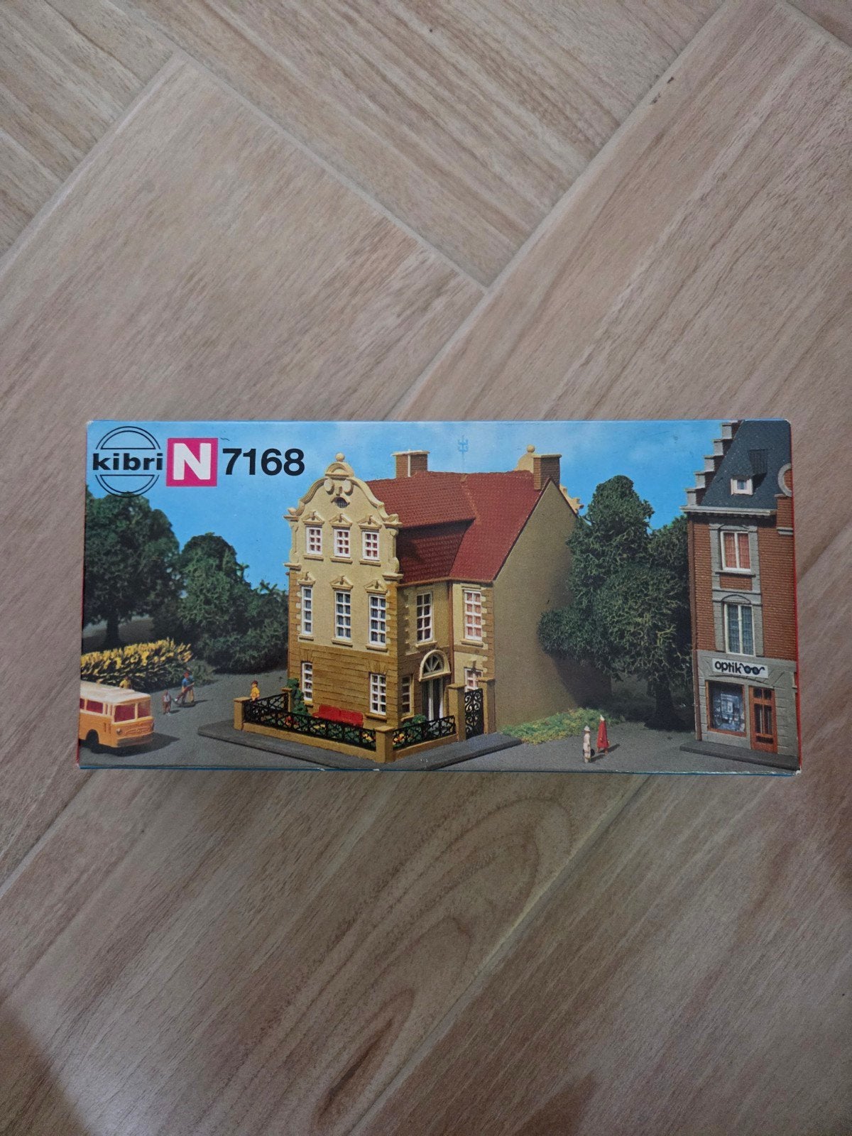 Kibri 7168 Huis Schleswig Spoor N - Nieuw in doos, Ophalen of Verzenden, Nieuw, Brug, Tunnel of Gebouw