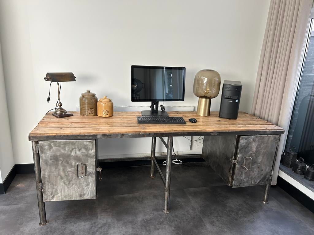 Industriële oude stalen werkbank met twee deuren, Ophalen, Gebruikt, 75 cm of meer, 200 cm of meer