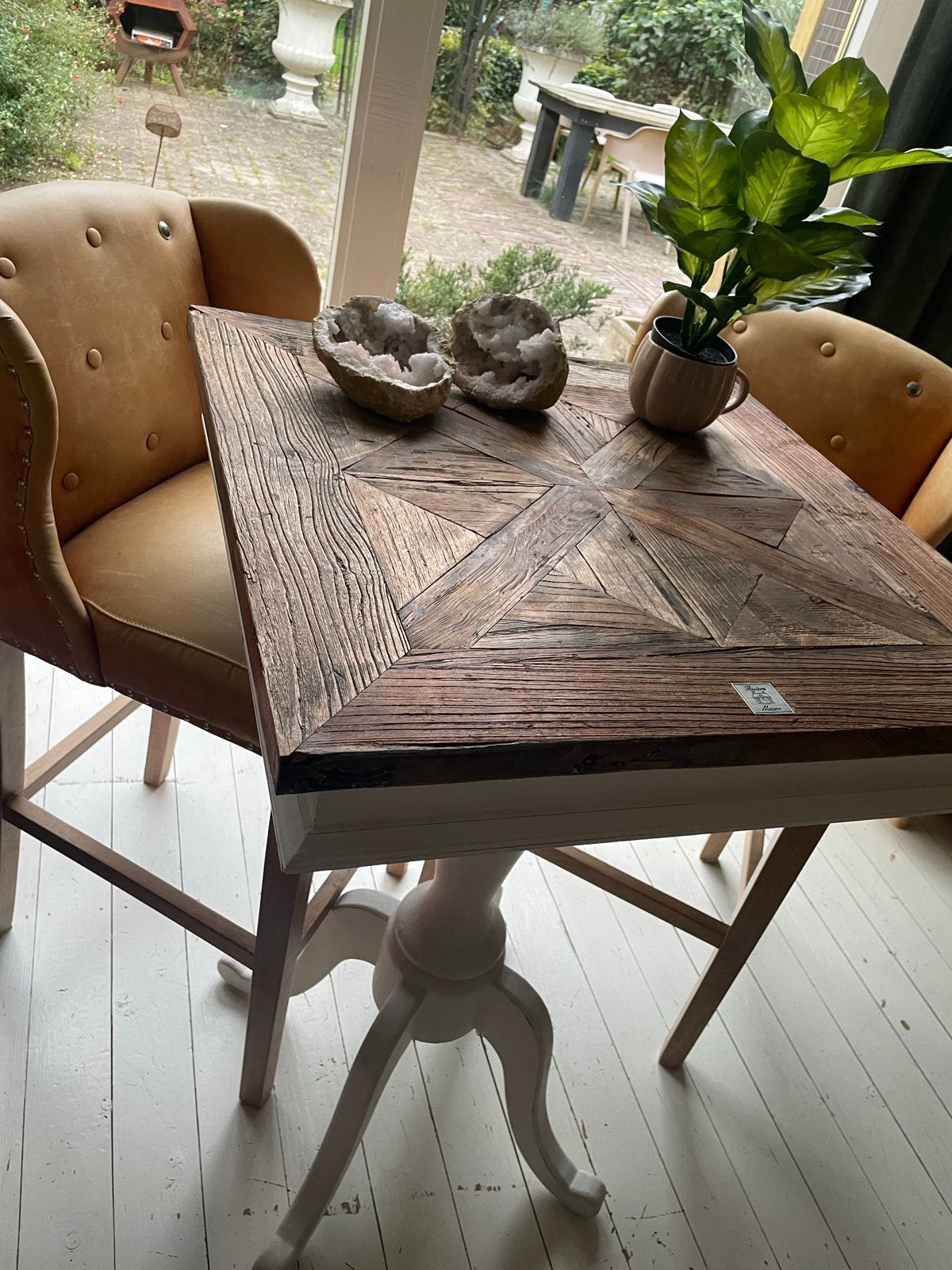 Riviera Maison wijn/bartafel met driftwood blad en stoelen, Ophalen, Zo goed als nieuw