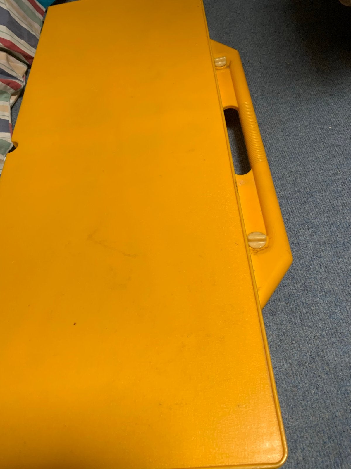 Gele inklapbare picknicktafel voor kinderen, Tuin en Terras, Picknicktafels, Kinderpicknicktafel, Overige materialen, Gebruikt