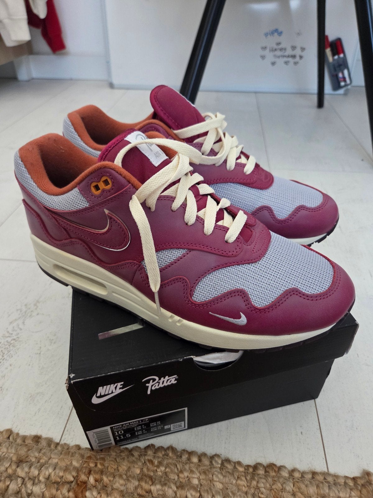 Nike air max 1 Patta Maroon VNDS OG box  maat 44., Ophalen of Verzenden, Zo goed als nieuw, Overige kleuren