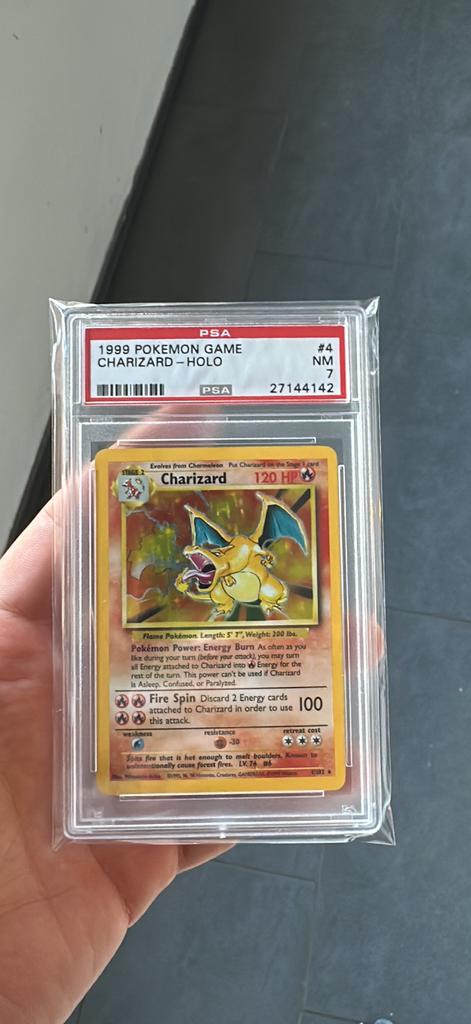 Base set Charizard Holo PSA 7 vintage, Ophalen of Verzenden, Zo goed als nieuw