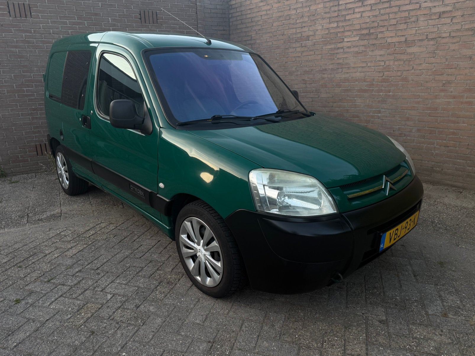 Citroën Berlingo 1.4i 600 Benzine grijs kenteken airco elekt, Auto's, Bestelauto's, Voorwielaandrijving, Stof, 4 cilinders, Citroën