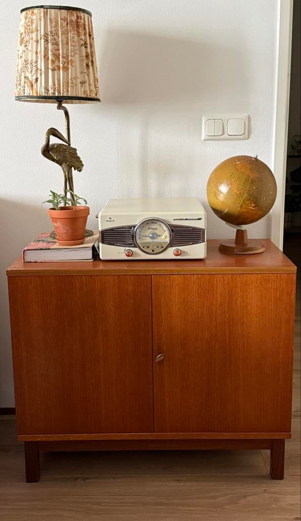Deens design teak houten kastje met twee deuren en sleutel, Ophalen, Zo goed als nieuw