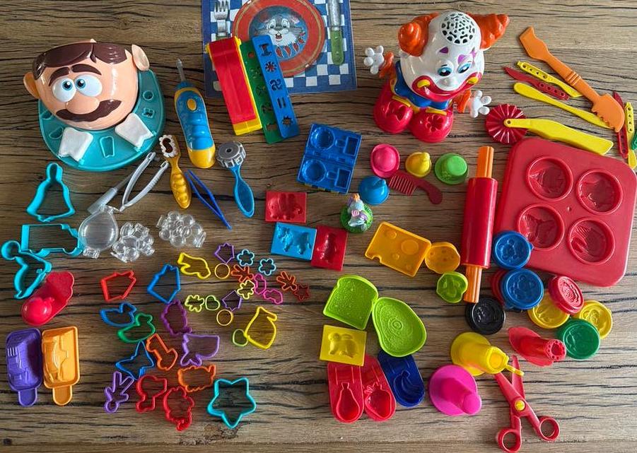 Play-Doh Dokter Playset & Bakset met veel accessoires, Ophalen of Verzenden, Gebruikt, Jongen of Meisje