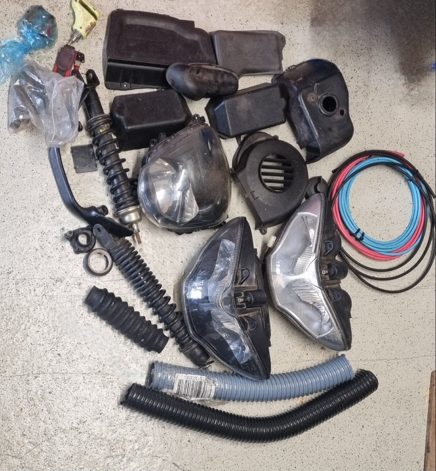 Partij Piaggio Zip & Peugeot Vivacity onderdelen, Fietsen en Brommers, Brommeronderdelen | Scooters, Ophalen of Verzenden, Koplamp