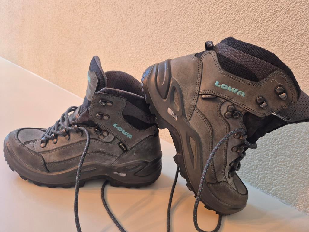 LOWA wandelschoenen, Ophalen of Verzenden, Zo goed als nieuw, Schoenen