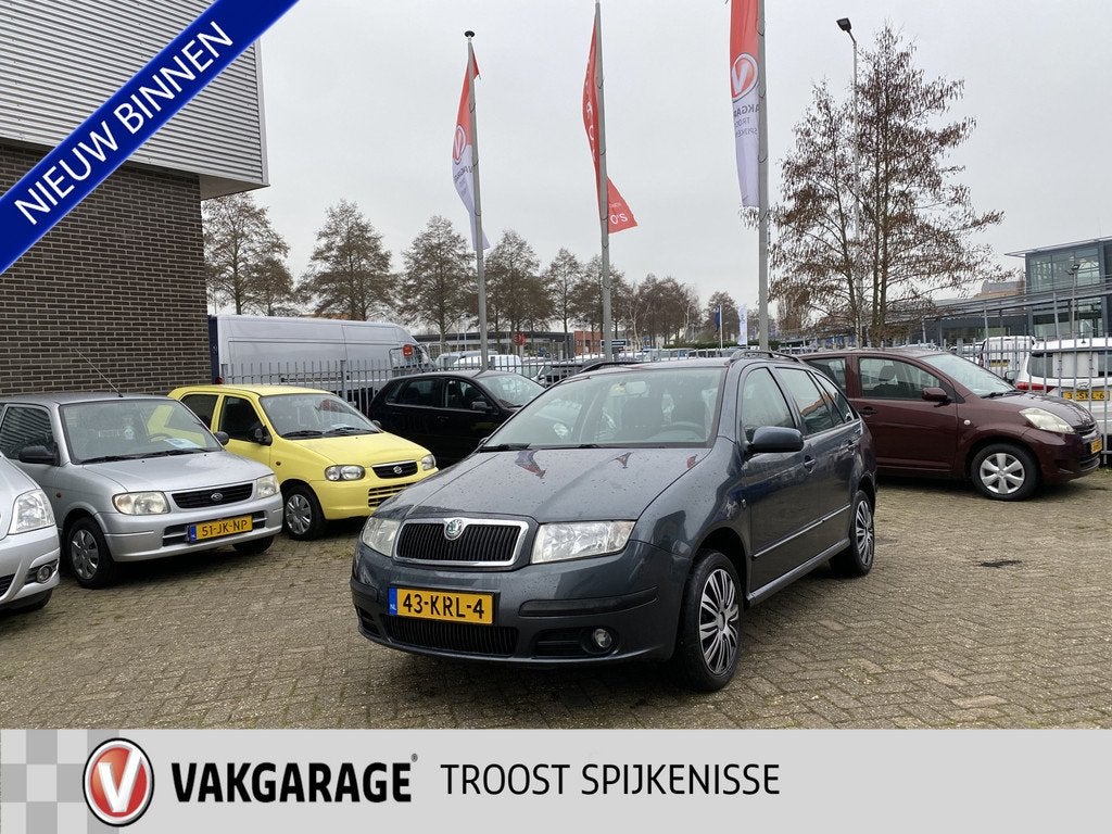 Skoda Fabia Combi 1.2-12V Ambiente,Airco,Cruisecontrol,Bleut, Auto's, Voorwielaandrijving, 750 kg, 1198 cc, 49 €/maand