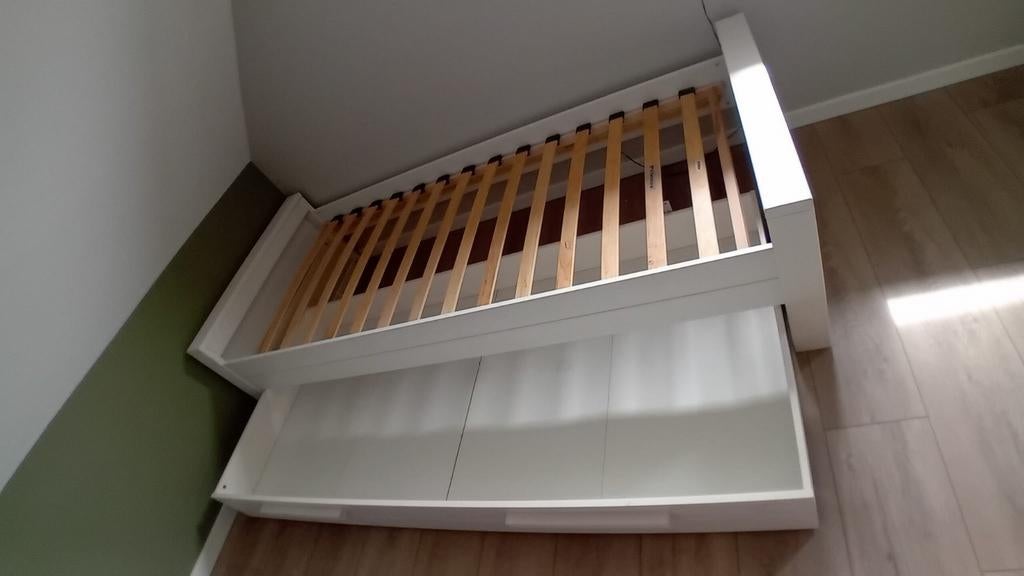 Bed met lade 200 x 90 en opbergkist, Antiek en Kunst, Antiek | Meubels | Bedden, Ophalen