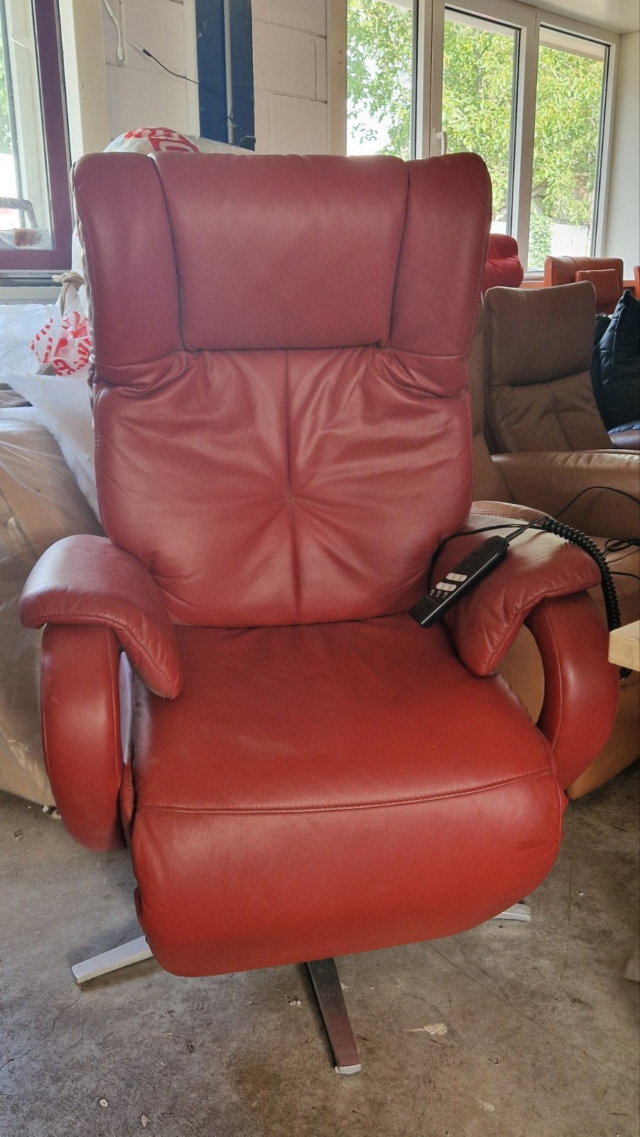 compleet nieuw: Elektrische Relax-en Sta-op stoel, Ophalen, Nieuw, Leer