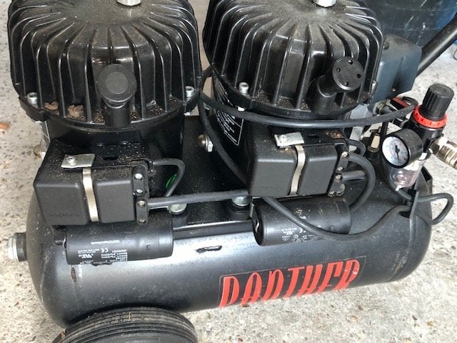 Compressor, Doe-het-zelf en Verbouw, Ophalen, 10 bar of meer, Zo goed als nieuw, Minder dan 200 liter/min
