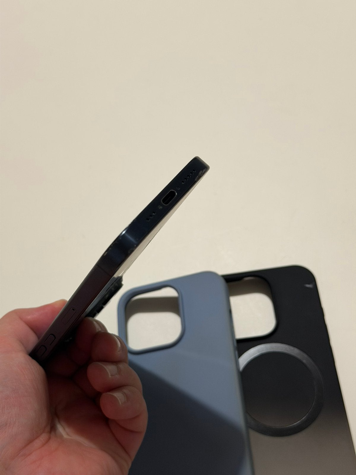 Foto 7 van iPhone 15 Pro 128GB | 2 Hoesjes + Oplader