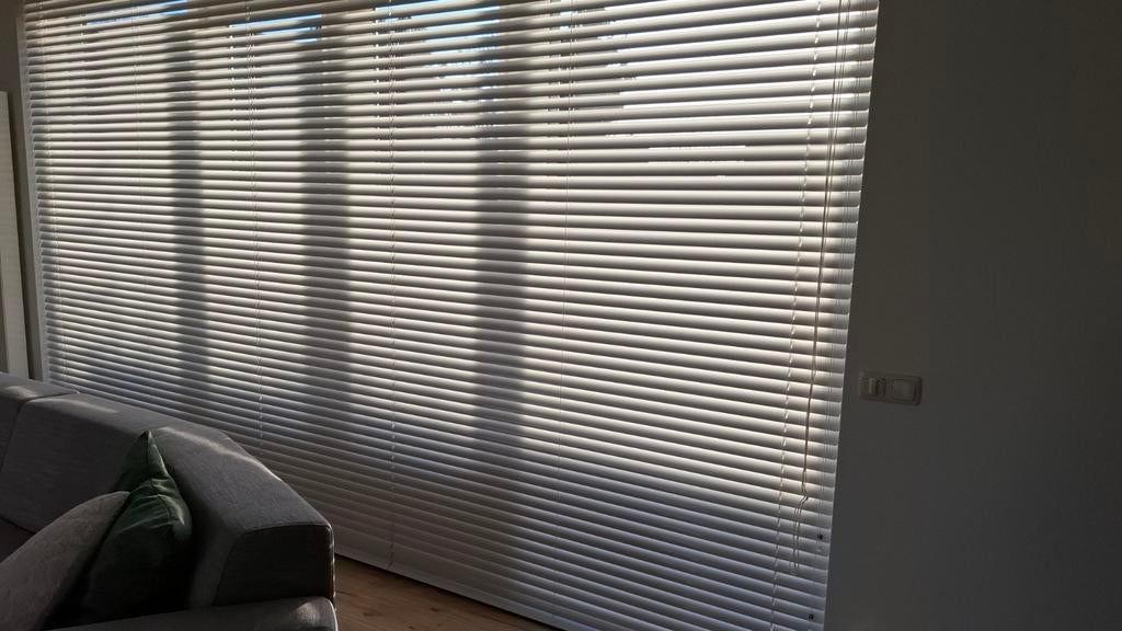 Witte Luxaflex, handbediend, 410x260 cm, Huis en Inrichting, Ophalen, 200 cm of meer, Wit, Zo goed als nieuw