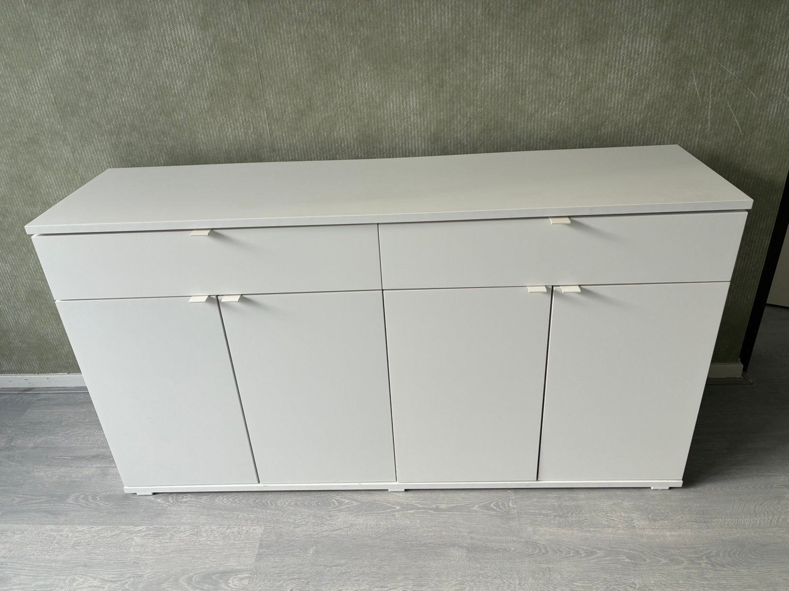 Vihals buffetkast Ikea wit, Huis en Inrichting, Ophalen, Zo goed als nieuw, 25 tot 50 cm, 100 tot 150 cm