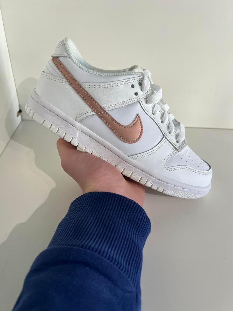Nike Dunk low White Pink (GS) Maat 37,5, ., Wit, Nieuw, Ophalen of Verzenden