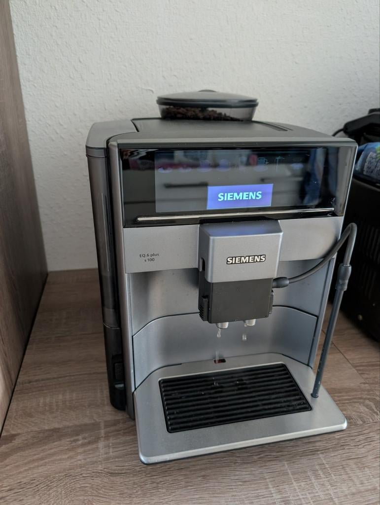 Siemens EQ6 plus S100 volautomatisch koffieapparaat, Ophalen, Afneembaar waterreservoir, Gebruikt, 10 kopjes of meer