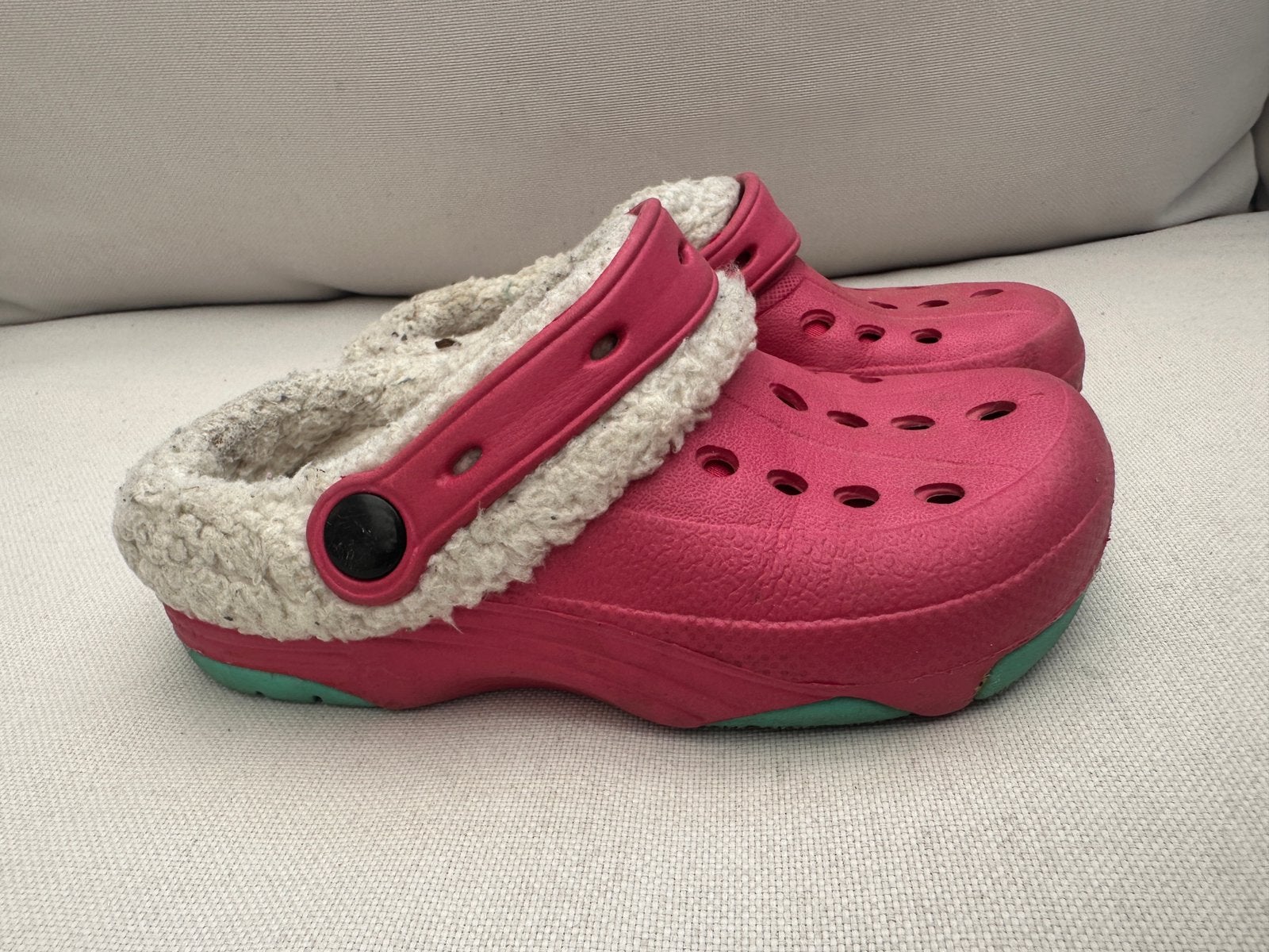Crocs maat 28 met bontje, Ophalen, Meisje, Overige typen, Zo goed als nieuw