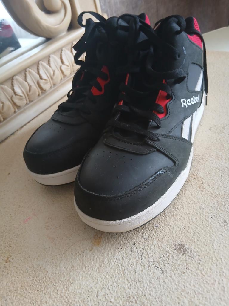 Nieuwe reebok sneakers in maat 41, Zwart, Ophalen of Verzenden, Zo goed als nieuw, Reebok