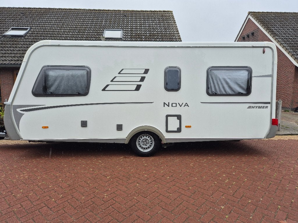 Caravan Eriba HN 495 met Mover, voortent en vaste luifel, Caravans en Kamperen, Caravans, Rondzit, Particulier, Schokbreker, 4 tot 5 meter